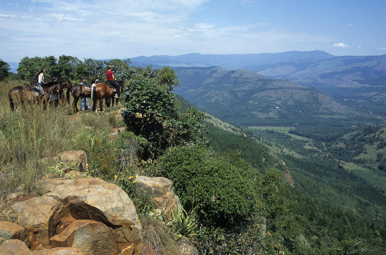 Kaapsehoop village and mountain scenery